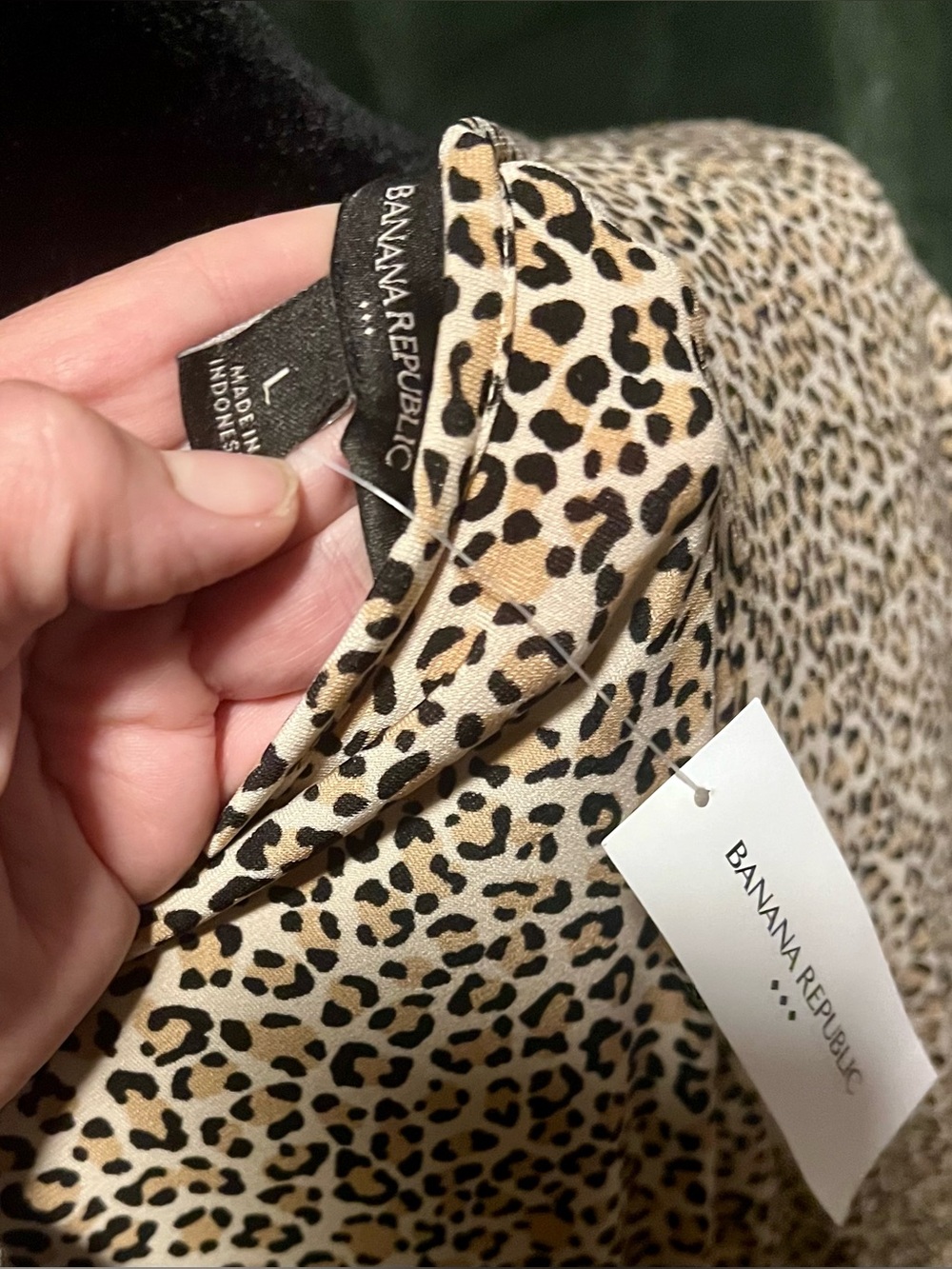 NWT- Banana Republic - Long Sleeve Leopard Print Midi Dress in Tan/Cream - Picture 4 of 5